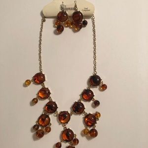 NEW!! gorgeous dress necklace and earrings